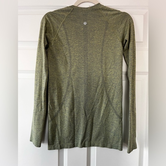 Green Lulu lemon Longsleeve Top - Picture 2 of 3
